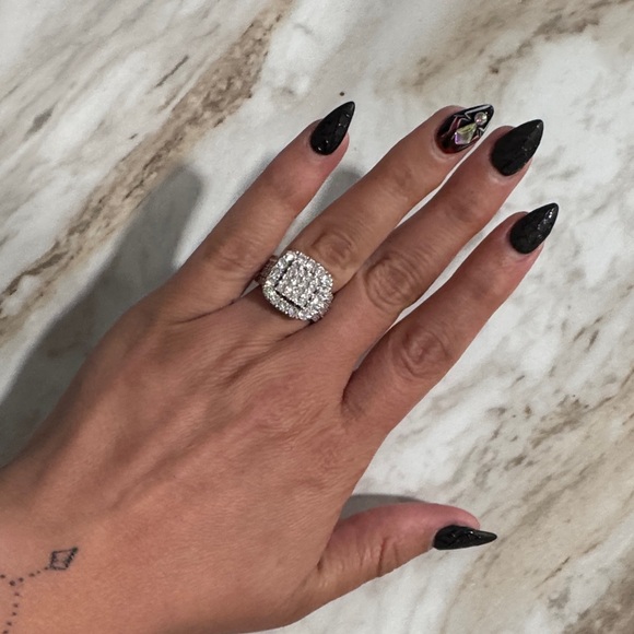 New S925 Elegant Silver Square Ring - Picture 2 of 11